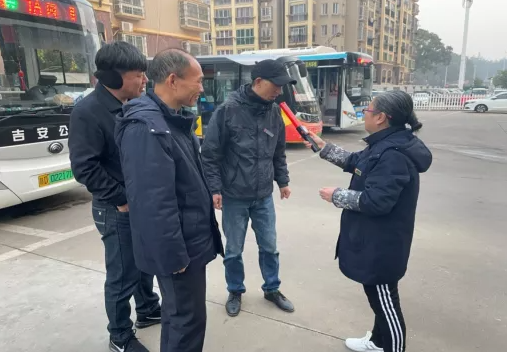 吉安公交持續(xù)開展駕駛員崗前酒精、血壓測(cè)試