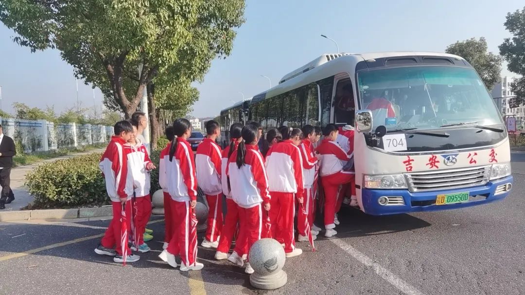 吉安公司:車(chē)到 滿意到 廬陵學(xué)校運(yùn)輸任務(wù)圓滿完成