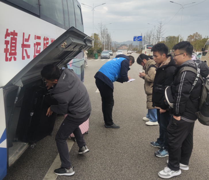 景德鎮(zhèn)長(zhǎng)運(yùn):圓滿完成“校園直通車(chē)”首發(fā)運(yùn)輸工作