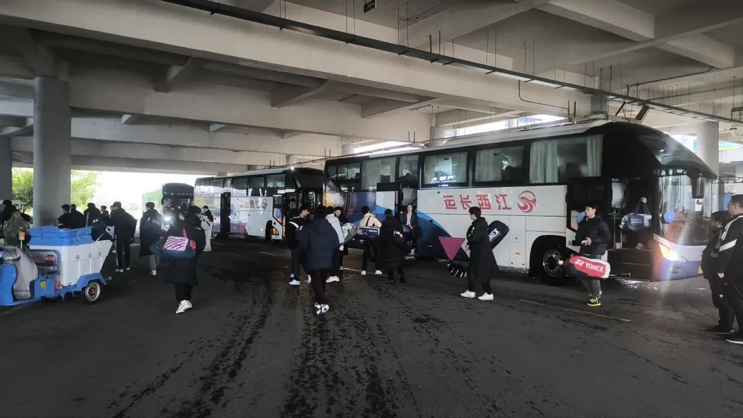 都市城際公交:護航2024全國青年羽毛球錦標(biāo)賽