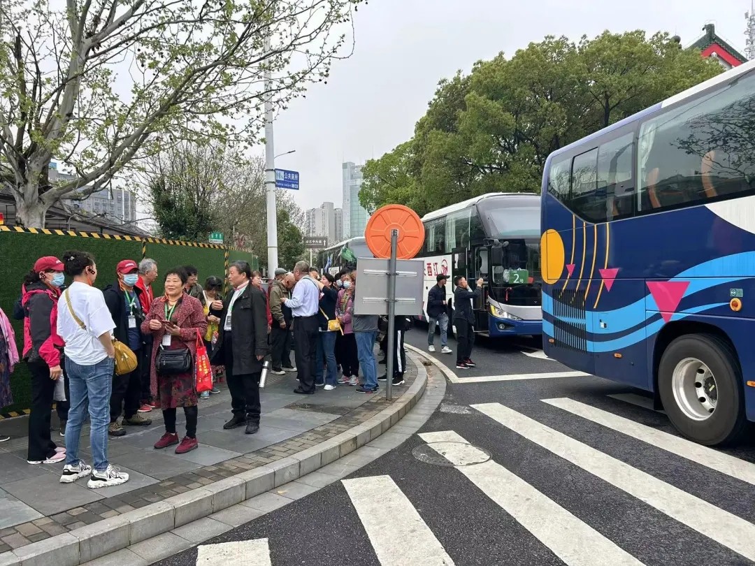 都市城際公交:承接長(zhǎng)期旅游用車(chē)業(yè)務(wù)