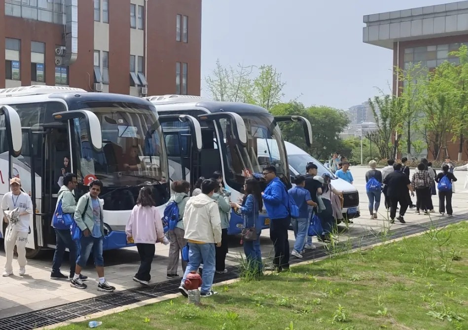 九江長運(yùn):旅游分公司圓滿完成全球青少年模擬世界遺產(chǎn)大會(huì)運(yùn)輸保障工作
