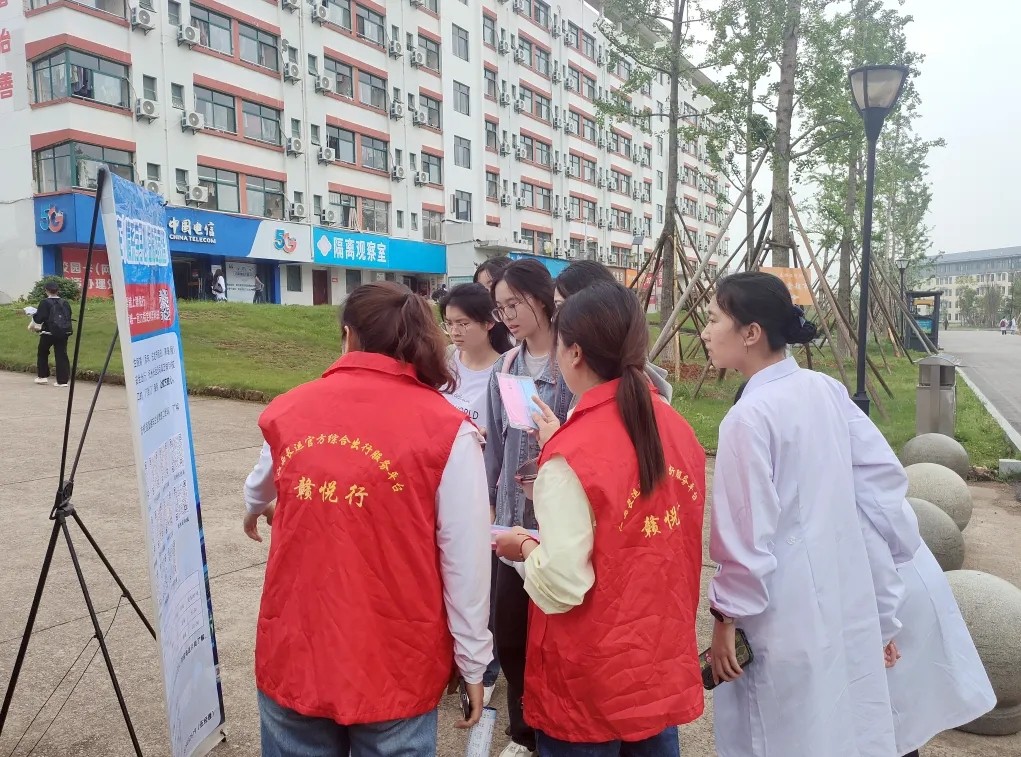 撫州長(zhǎng)運(yùn):積極推廣校園直通車(chē) 貼心服務(wù)從校門(mén)到家門(mén)