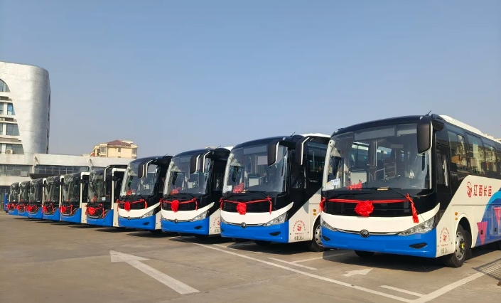 撫州長(zhǎng)運(yùn):新車(chē)上線(xiàn) 提升出行服務(wù)質(zhì)量