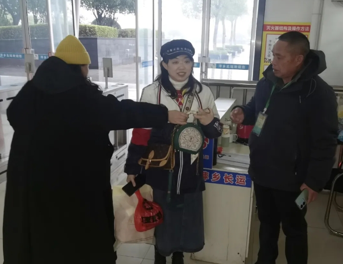 萍鄉(xiāng)長(zhǎng)運(yùn)?：旅客遺失貴重物品 車(chē)站傾力尋回