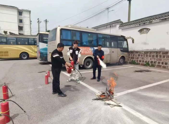 上饒汽運:開展防恐防爆及消防應(yīng)急疏散演練
